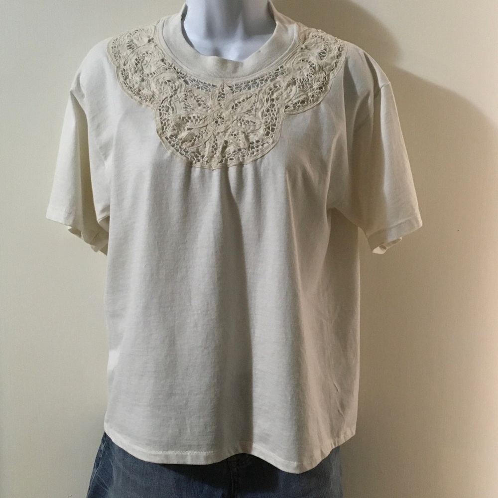 Battenberg Lace T-shirt, size medium. Off white/Oatmeal color.